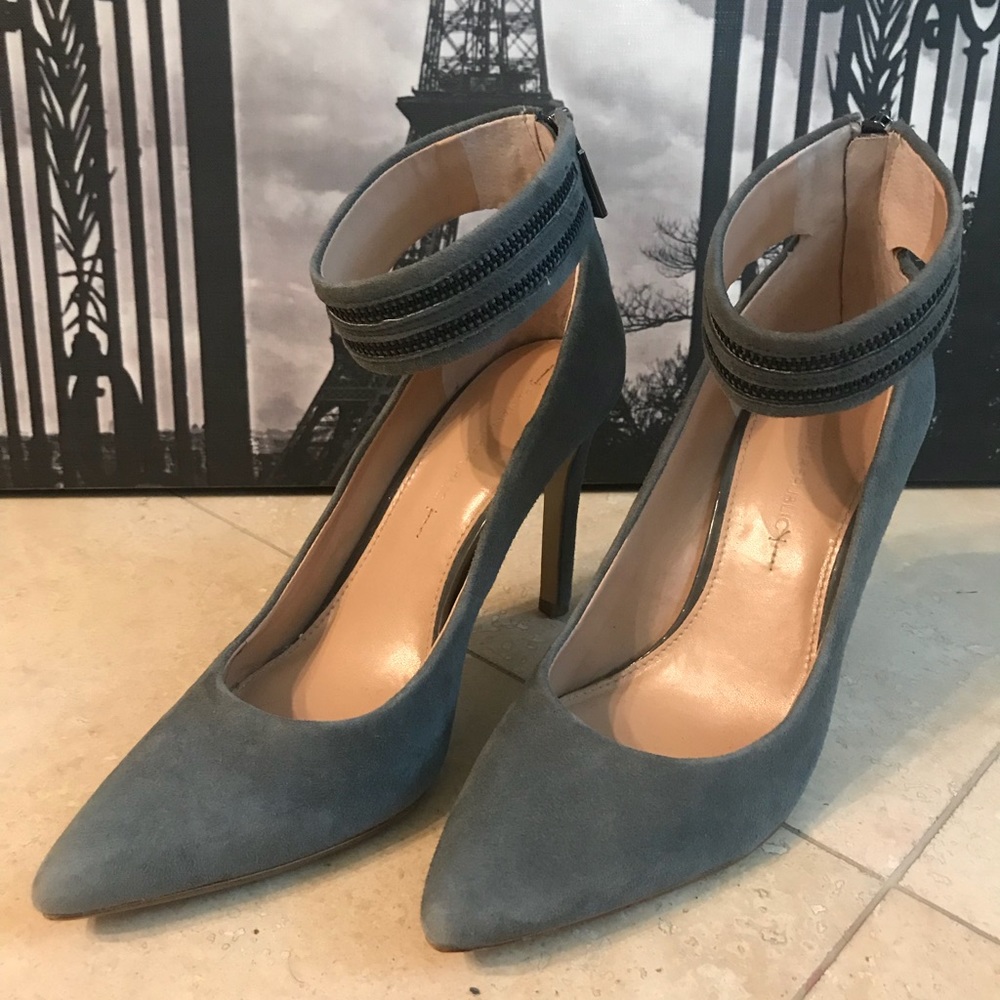 Banana Republic grey suede heels